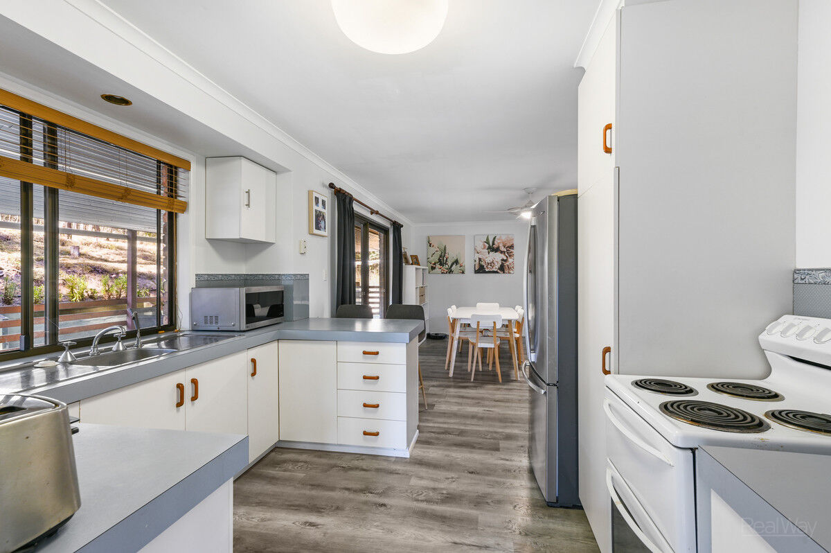 3 Woodlands Crescent, Withcott QLD 4352, Withcott - Thumbnail 6