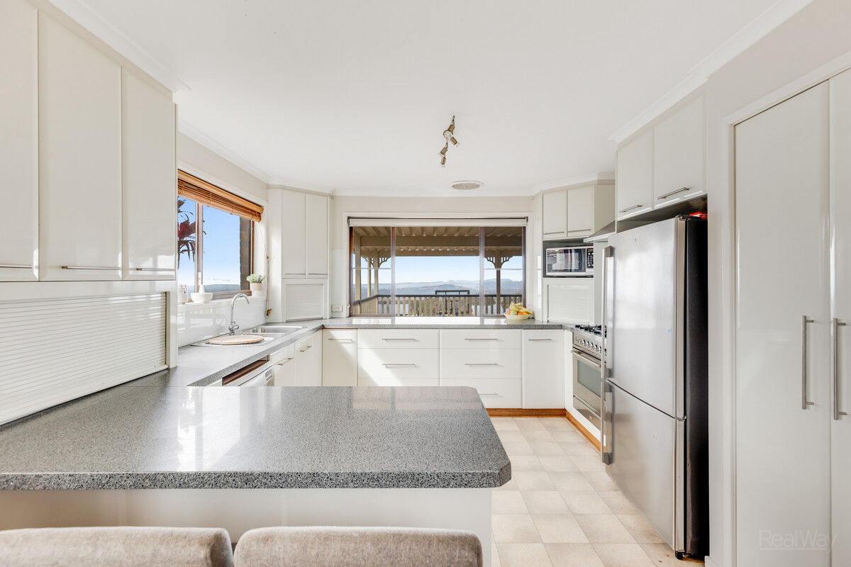 9 Katoomba Crescent, Prince Henry Heights QLD 4350, Prince Henry Heights - Thumbnail 8