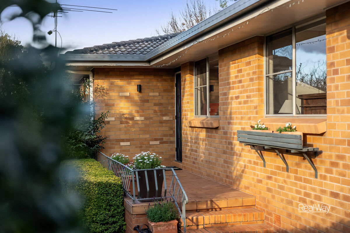 16 Talinga Street, Mount Lofty QLD 4350, Mount Lofty - Thumbnail 3