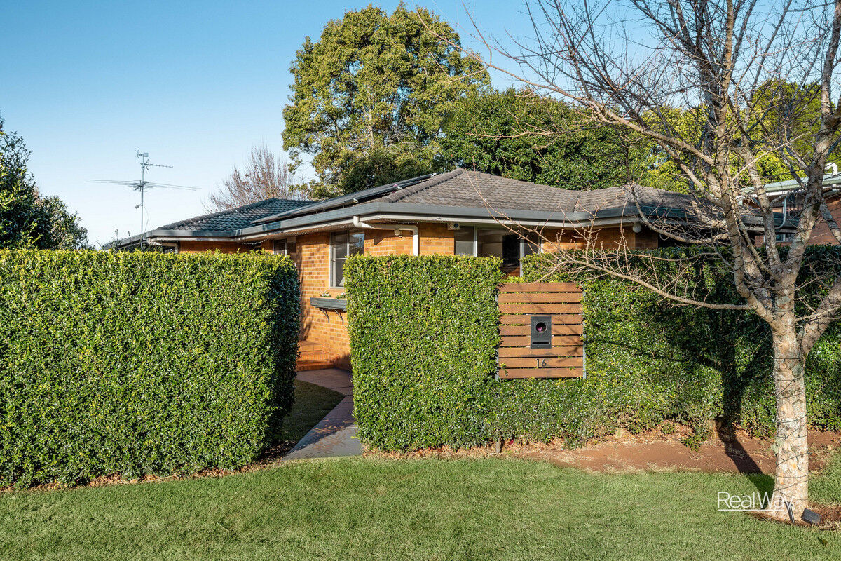16 Talinga Street, Mount Lofty QLD 4350, Mount Lofty - Thumbnail 5