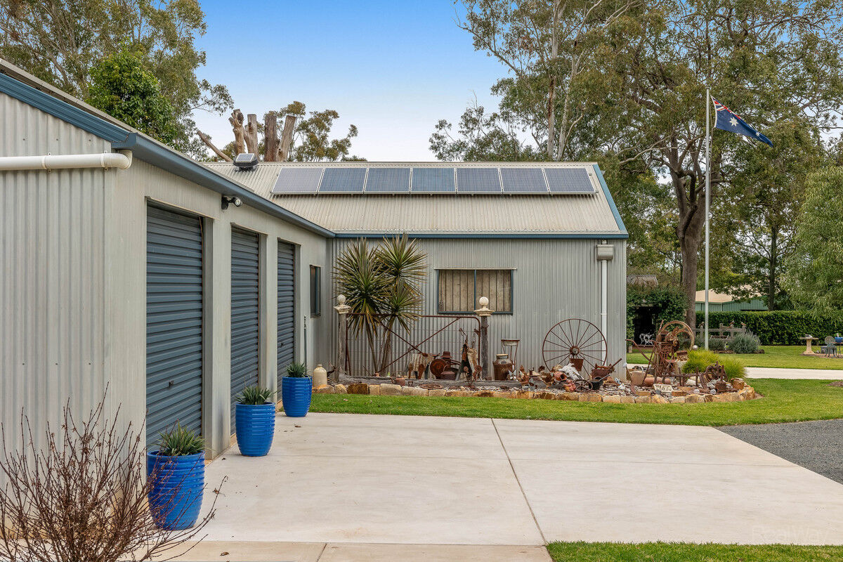 124 Cronin Road, Highfields QLD 4352, Highfields - Thumbnail 4