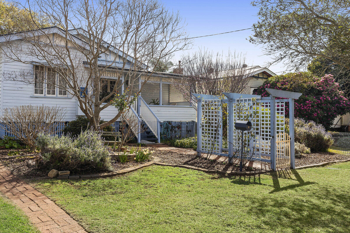 9 First Avenue, Harristown QLD 4350, Harristown - Thumbnail 2