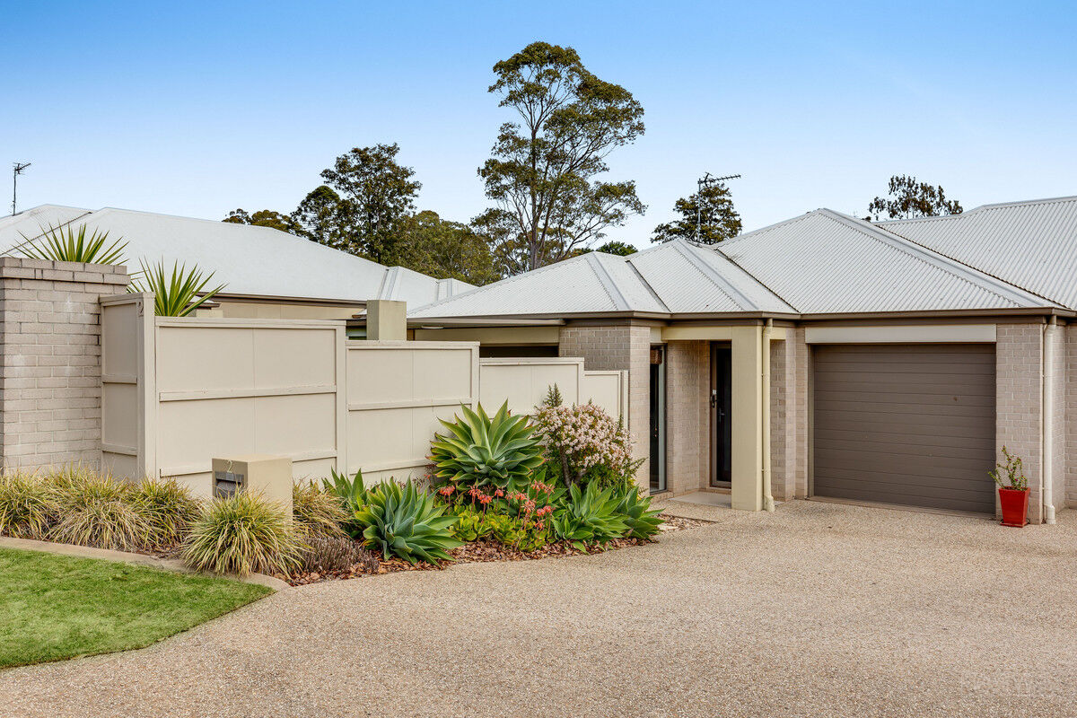 2 / 77-81 Bouganvillea Drive, Middle Ridge QLD 4350, Middle Ridge - Thumbnail 2