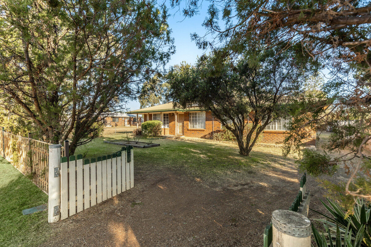 11 Gore Street, Cambooya QLD 4358, Cambooya - Thumbnail 2