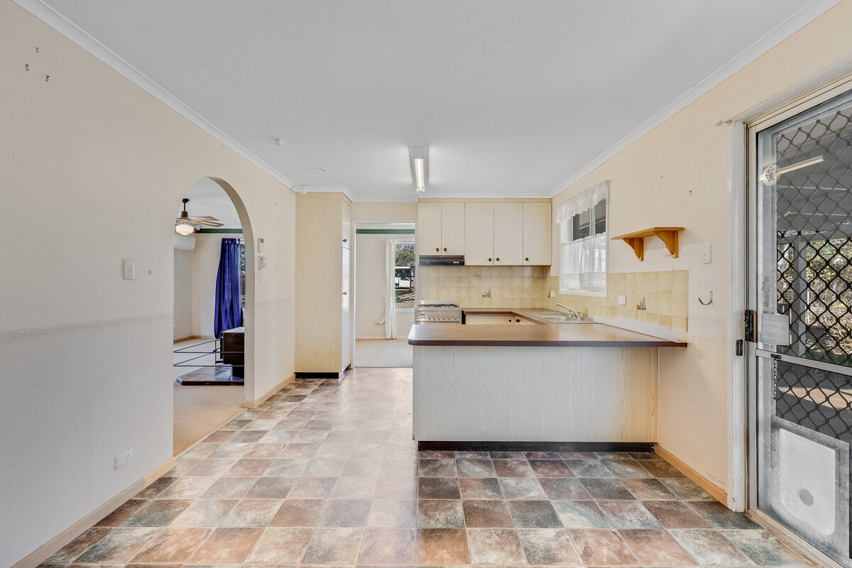 11 Gore Street, Cambooya QLD 4358, Cambooya - Thumbnail 5
