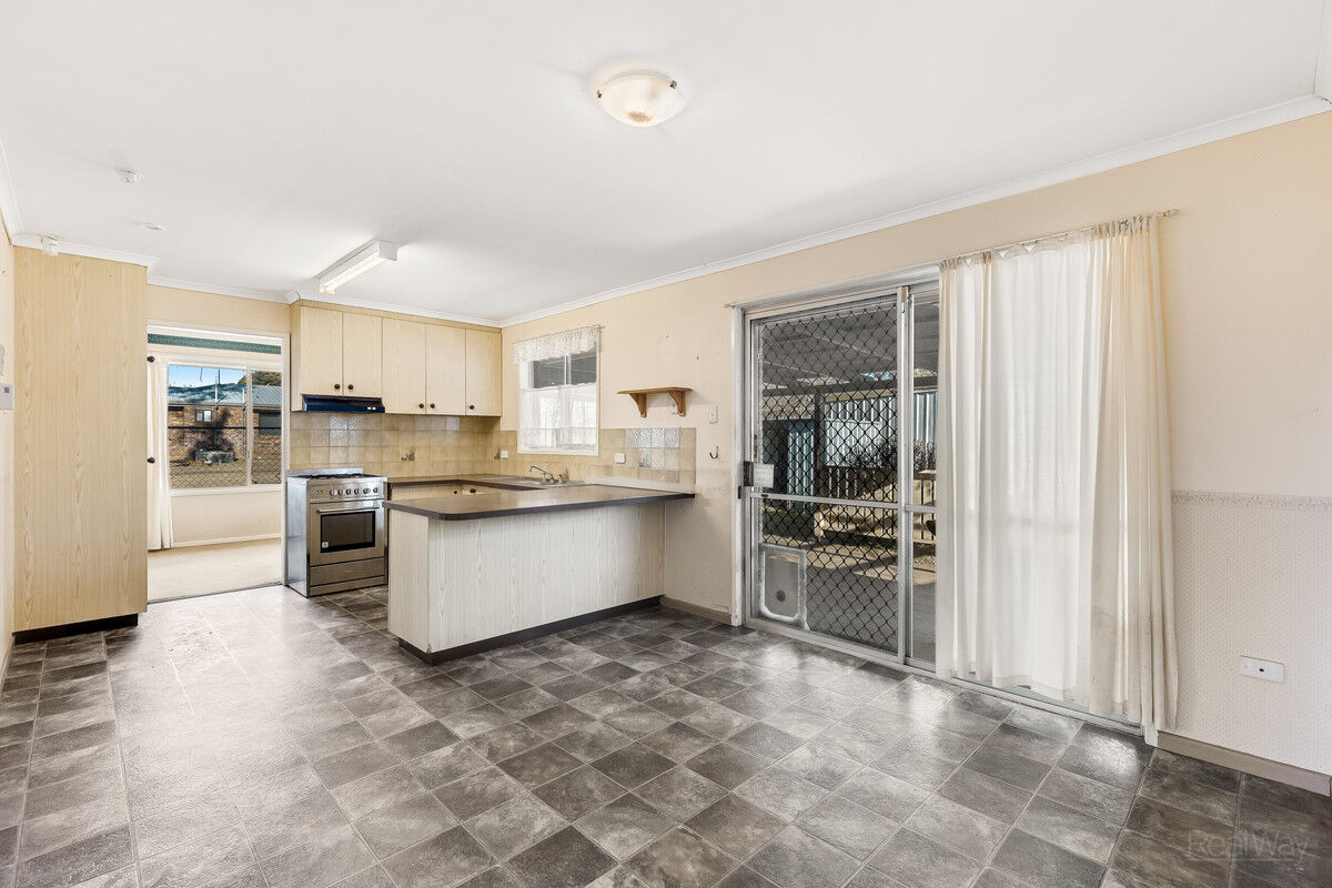 11 Gore Street, Cambooya QLD 4358, Cambooya - Thumbnail 6