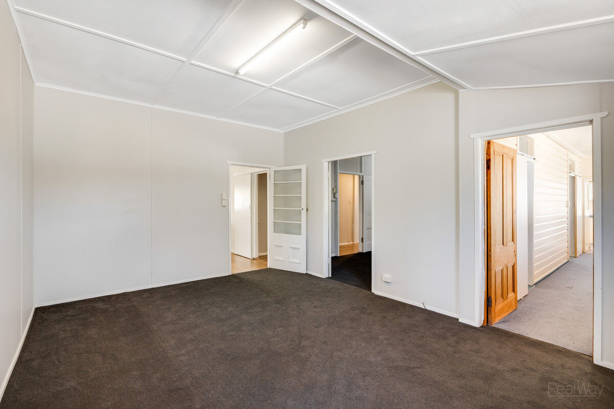 11 Burton Street, Harristown QLD 4350, Harristown - Thumbnail 6
