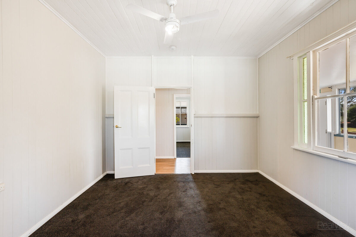 11 Burton Street, Harristown QLD 4350, Harristown - Thumbnail 7