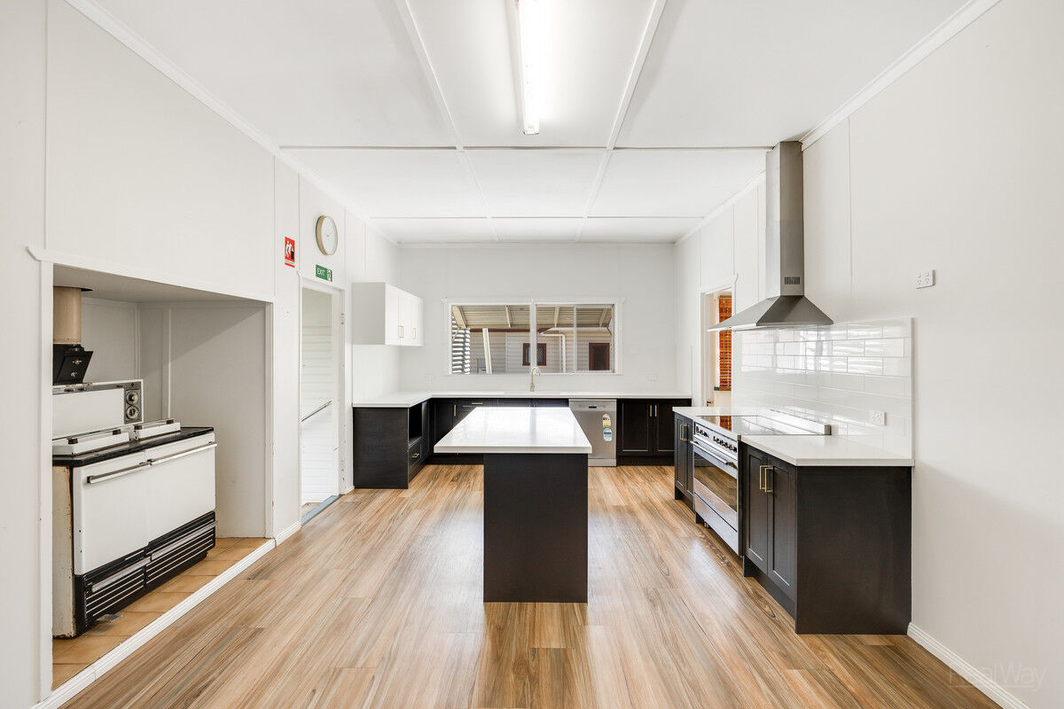 11 Burton Street, Harristown QLD 4350, Harristown - Thumbnail 2