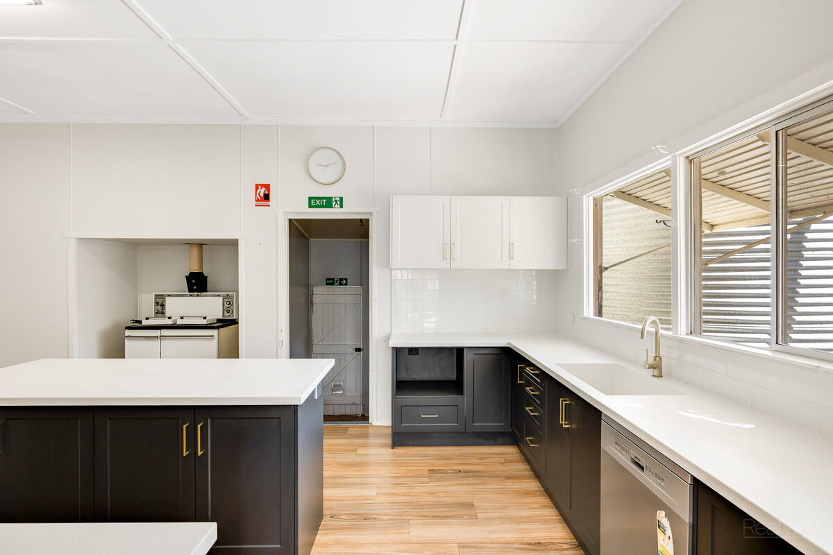 11 Burton Street, Harristown QLD 4350, Harristown - Thumbnail 4