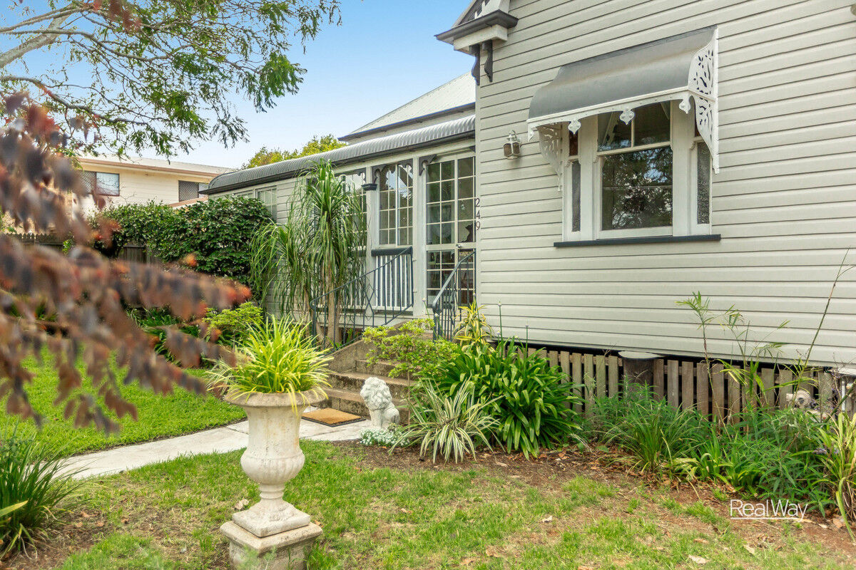 249 Herries Street, Newtown QLD 4350, Newtown - Thumbnail 2