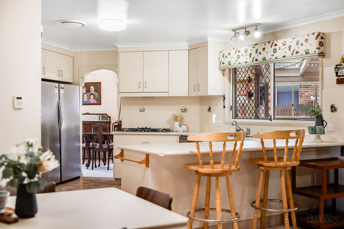 10 Spring Garden Court, Middle Ridge QLD 4350, Middle Ridge - Thumbnail 2