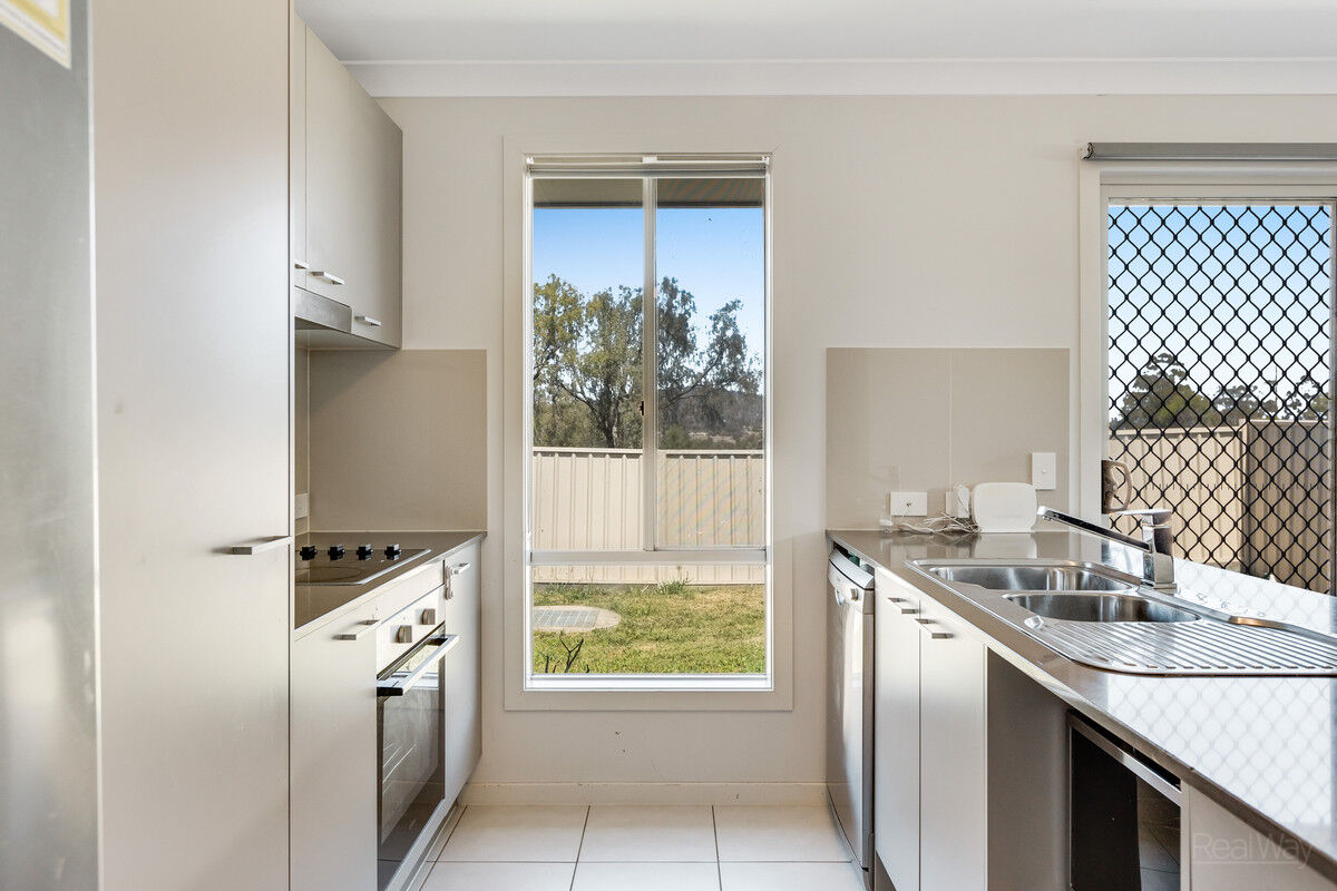 12 Minnett Street, Glenvale QLD 4350, Glenvale - Thumbnail 5