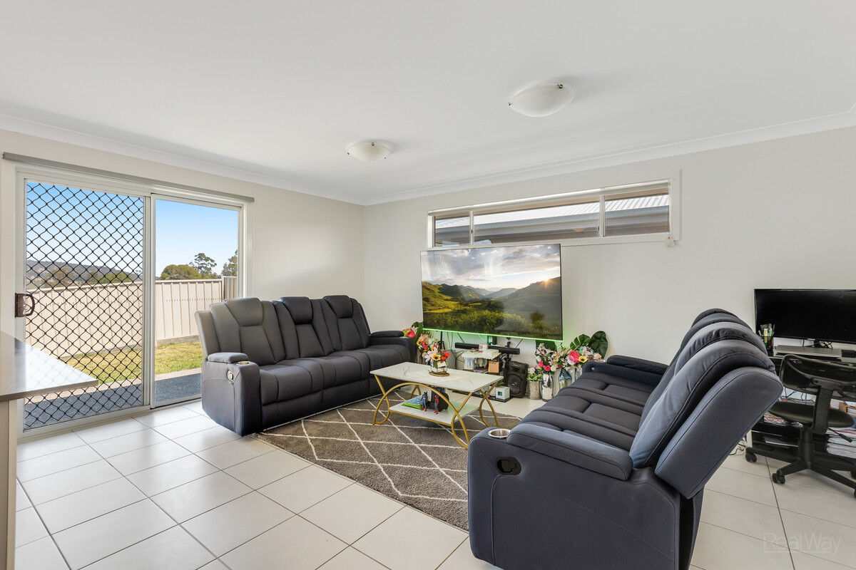 12 Minnett Street, Glenvale QLD 4350, Glenvale - Thumbnail 4