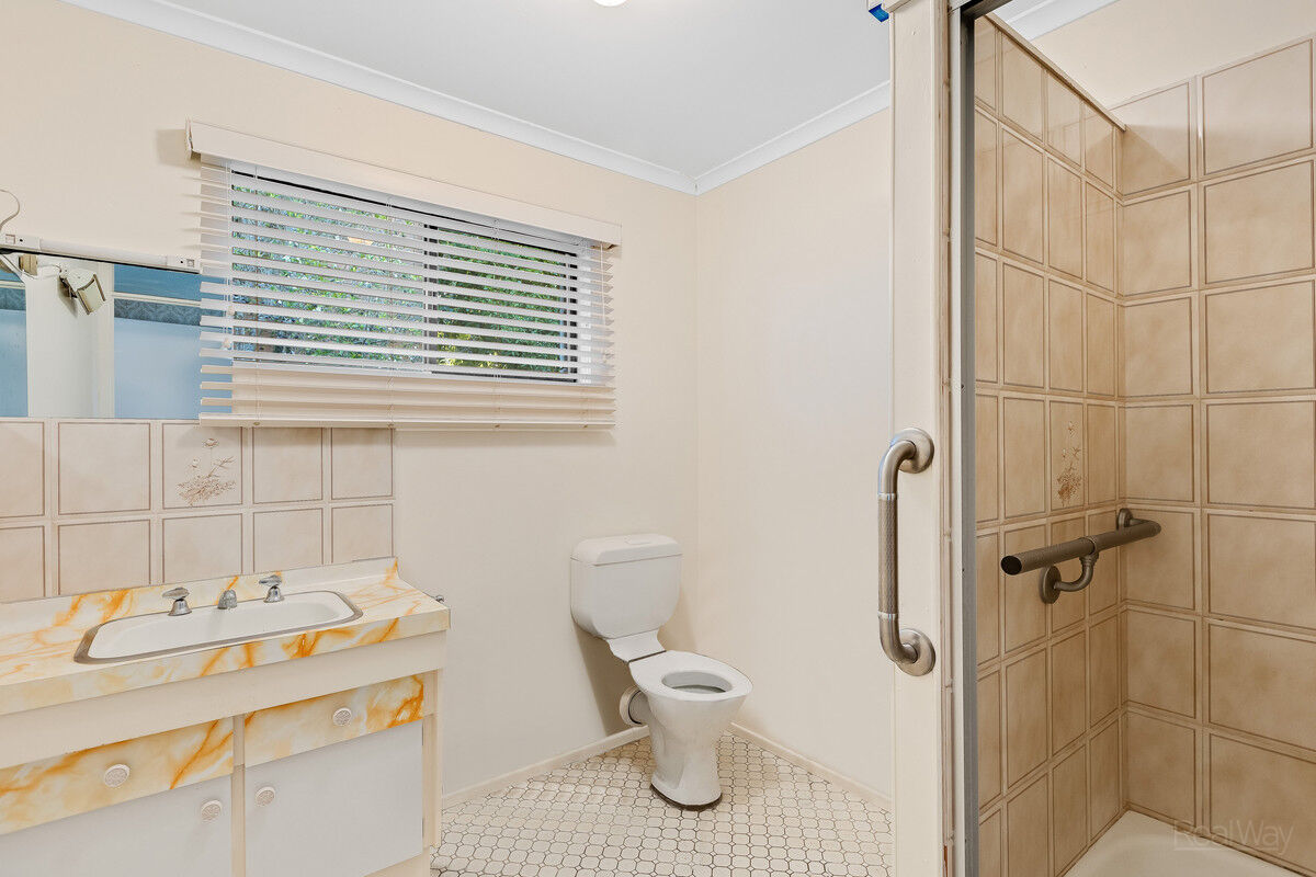 20 Knockator Crescent, Centenary Heights QLD 4350, Centenary Heights - Thumbnail 5