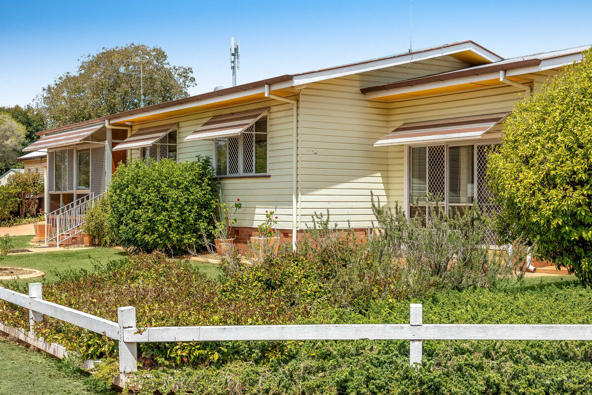 32 Hillside Street, Newtown QLD 4350, Newtown - Thumbnail 5