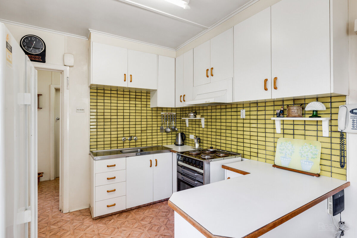 32 Hillside Street, Newtown QLD 4350, Newtown - Thumbnail 8