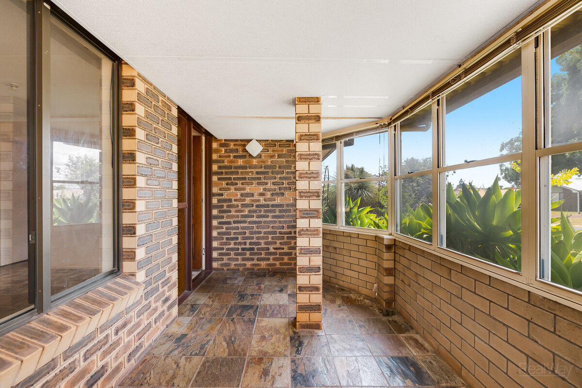 12 Lindberg Street, Wilsonton QLD 4350, Wilsonton - Thumbnail 2