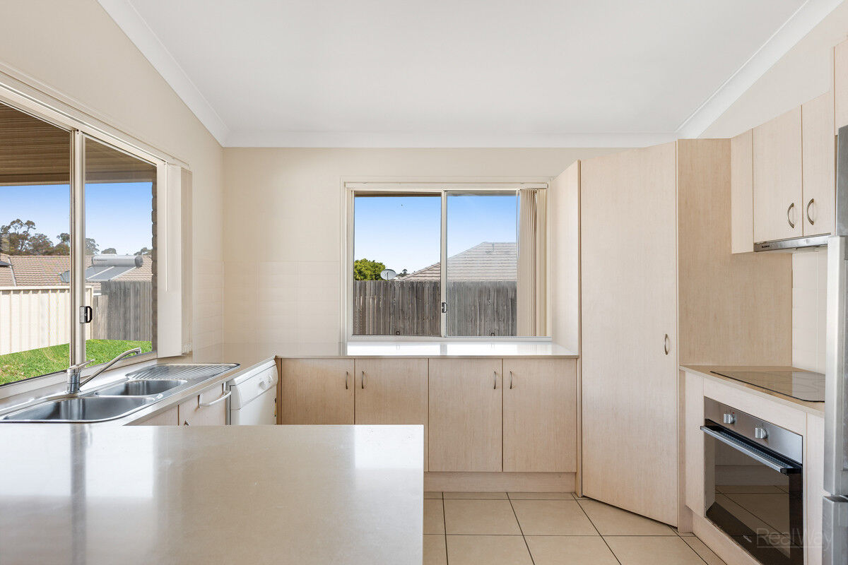 682 Greenwattle Street, HARRISTOWN QLD 4350, Harristown - Thumbnail 2