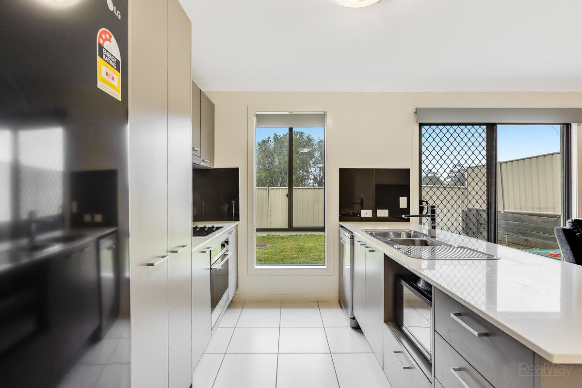14 Minnett Street, Glenvale QLD 4350, Glenvale - Thumbnail 3