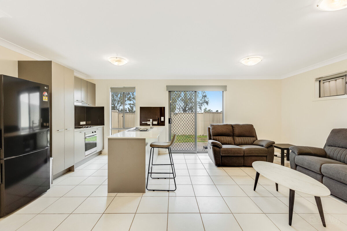 14 Minnett Street, Glenvale QLD 4350, Glenvale - Thumbnail 2