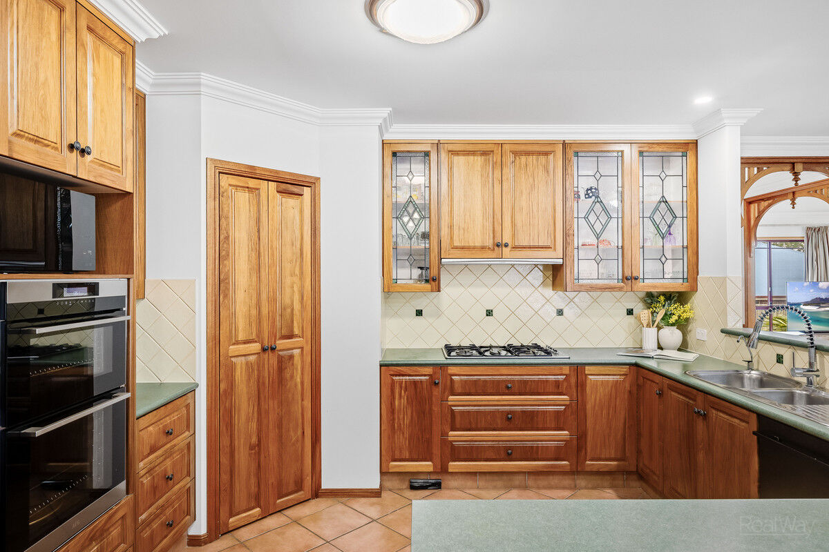 2 Howard Street, Middle Ridge QLD 4350, Middle Ridge - Thumbnail 8