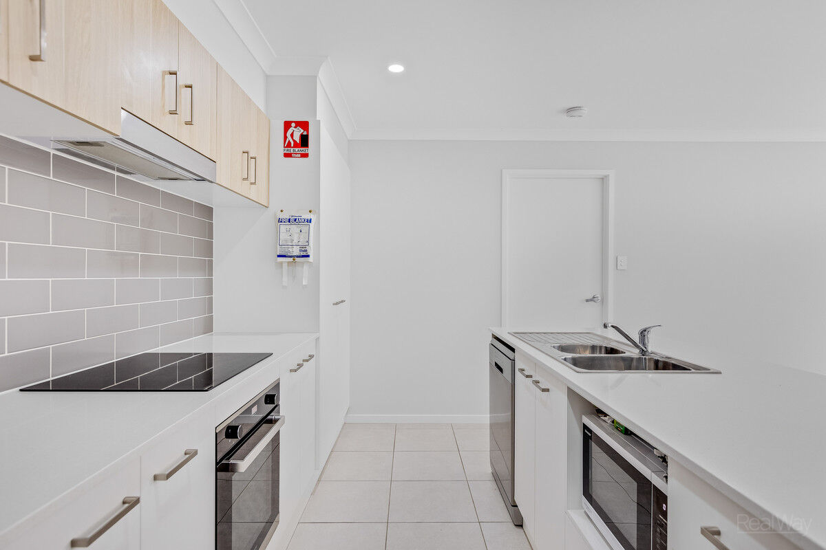 1 & 2 / 4 Wolff Street, Cotswold Hills QLD 4350, Cotswold Hills - Thumbnail 2