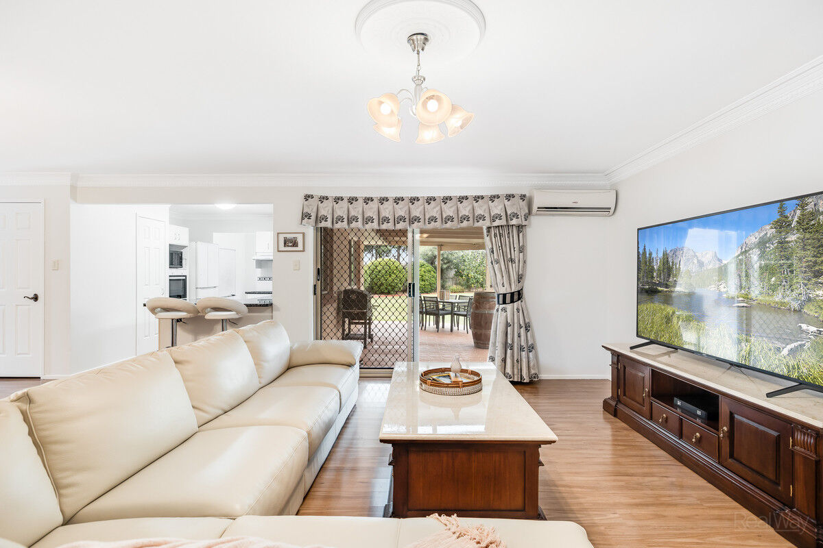 4 Willmington Court, Middle Ridge QLD 4350, Middle Ridge - Thumbnail 6