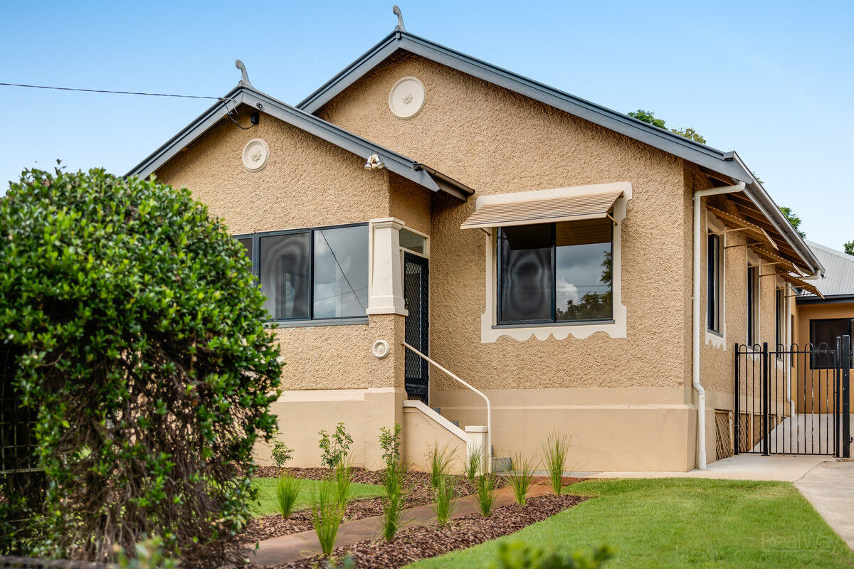 SPACIOUS FAMILY HOME IN SOUTH TOOWOOMBA