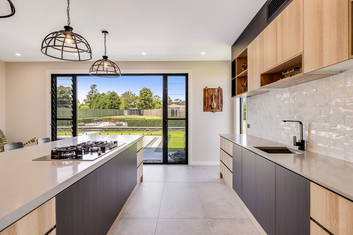 15 Jacquelyn Street, Highfields QLD 4352, Highfields - Thumbnail 2