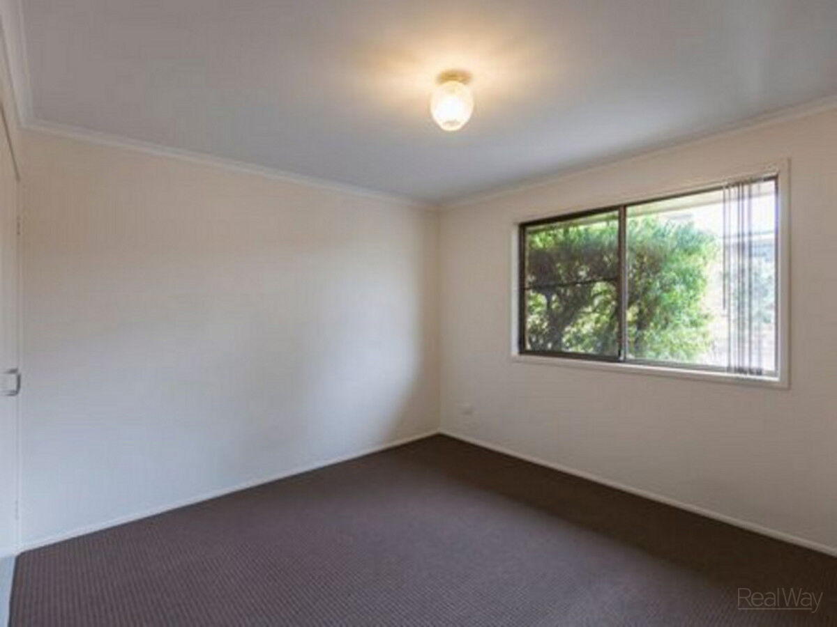 Spacious Two Bedroom Unit in Drayton RealWay Toowoomba