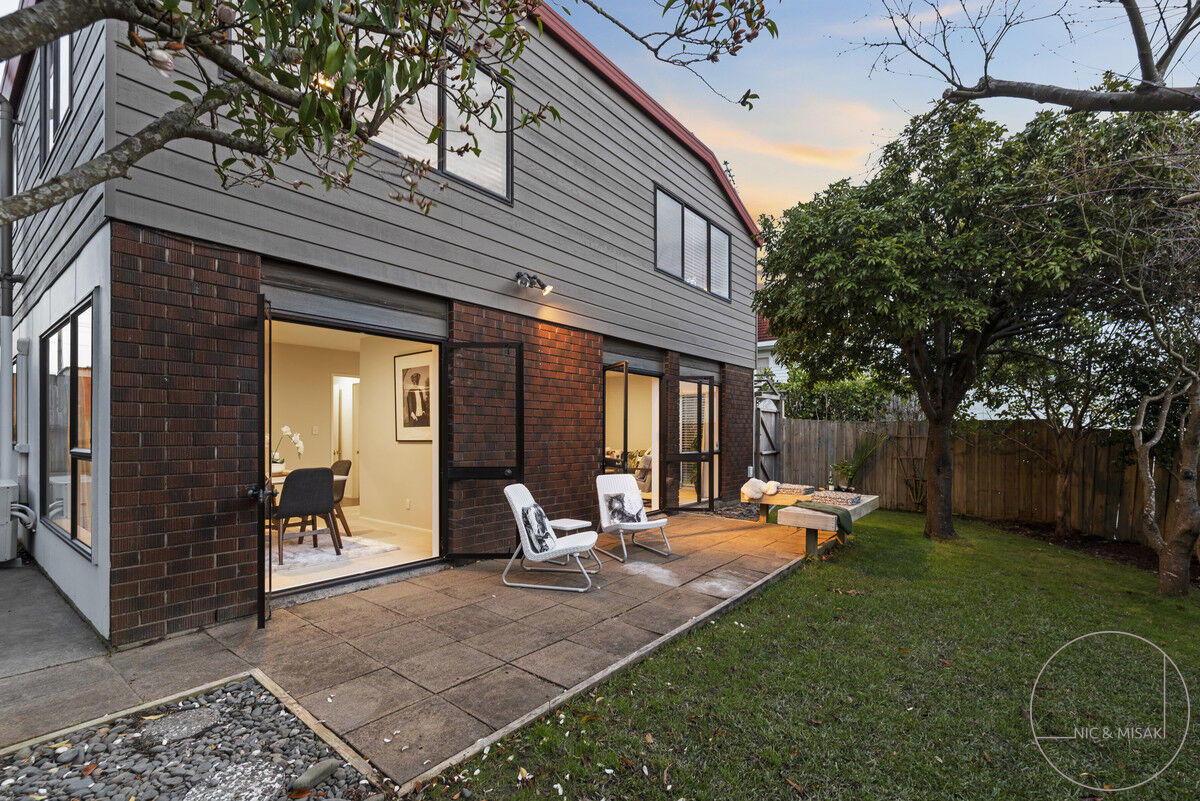Property enquiry form background image