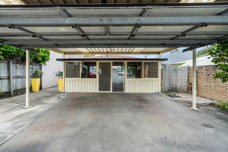 27 Pacific Avenue, Miami Qld 4220