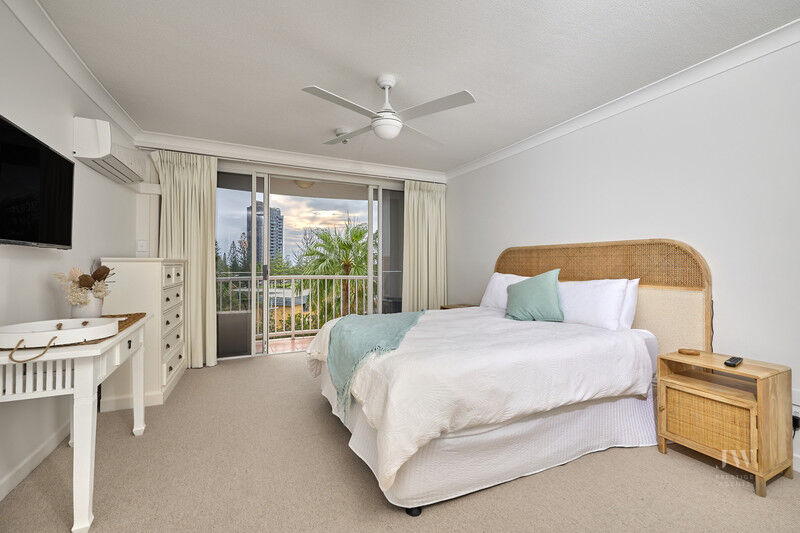 1052 / 2633 Gold Coast Highway, Broadbeach Qld 4218
