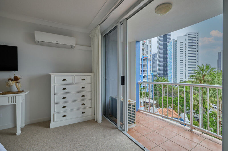 1052 / 2633 Gold Coast Highway, Broadbeach Qld 4218