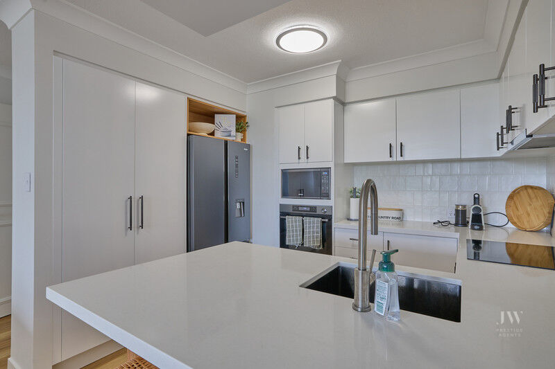 1052 / 2633 Gold Coast Highway, Broadbeach Qld 4218