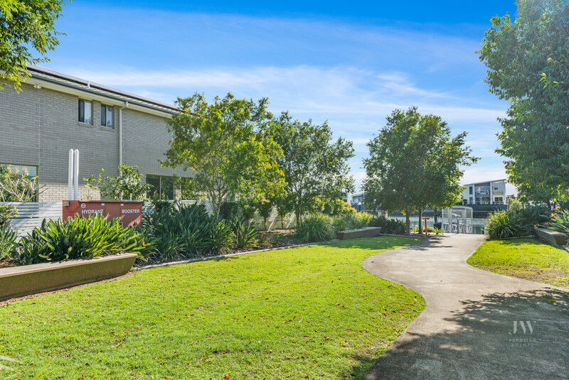 26 / 1 Waters Close, Hope Island Qld 4212