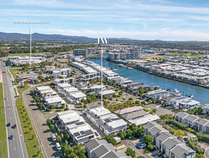 26 / 1 Waters Close, Hope Island Qld 4212