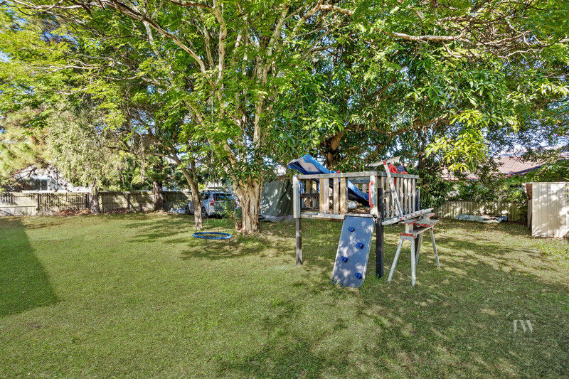 16 Townson Avenue, Palm Beach Qld 4221