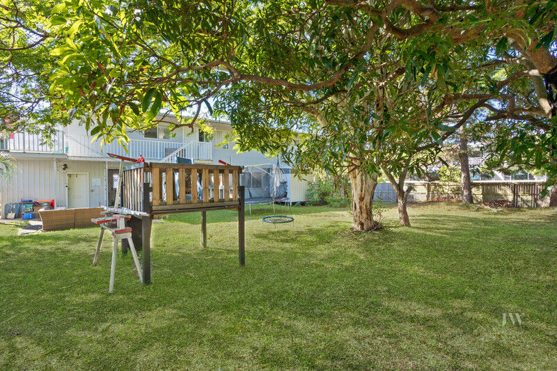 16 Townson Avenue, Palm Beach Qld 4221