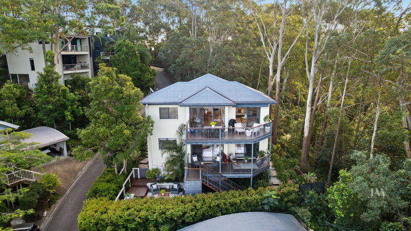 1 Sanctuary Crest Drive, Currumbin Qld 4223