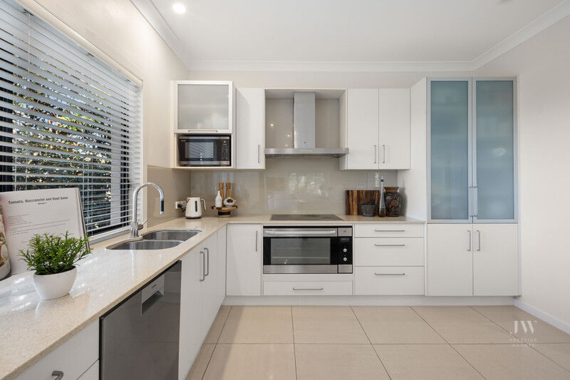 1 Sanctuary Crest Drive, Currumbin Qld 4223