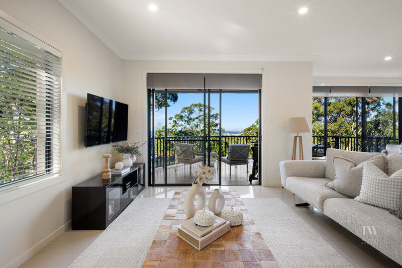 1 Sanctuary Crest Drive, Currumbin Qld 4223