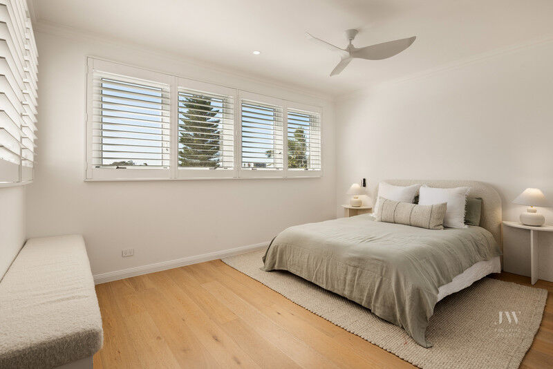 33 Verdichio Avenue, Mermaid Waters Qld 4218