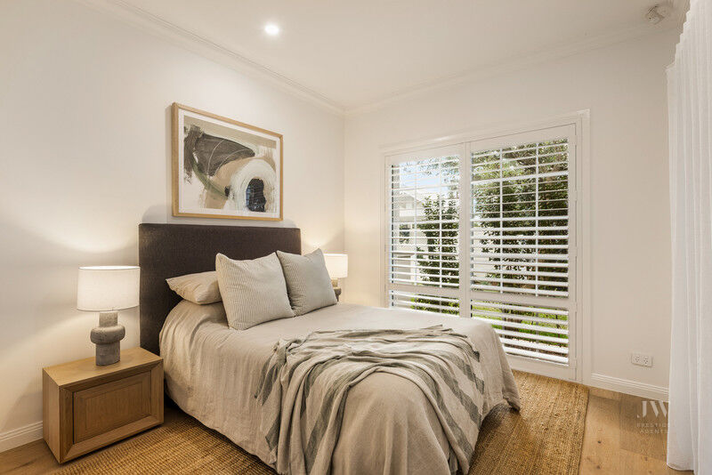 33 Verdichio Avenue, Mermaid Waters Qld 4218
