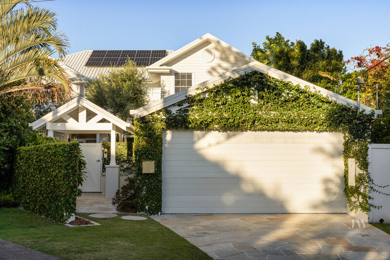 33 Verdichio Avenue, Mermaid Waters Qld 4218