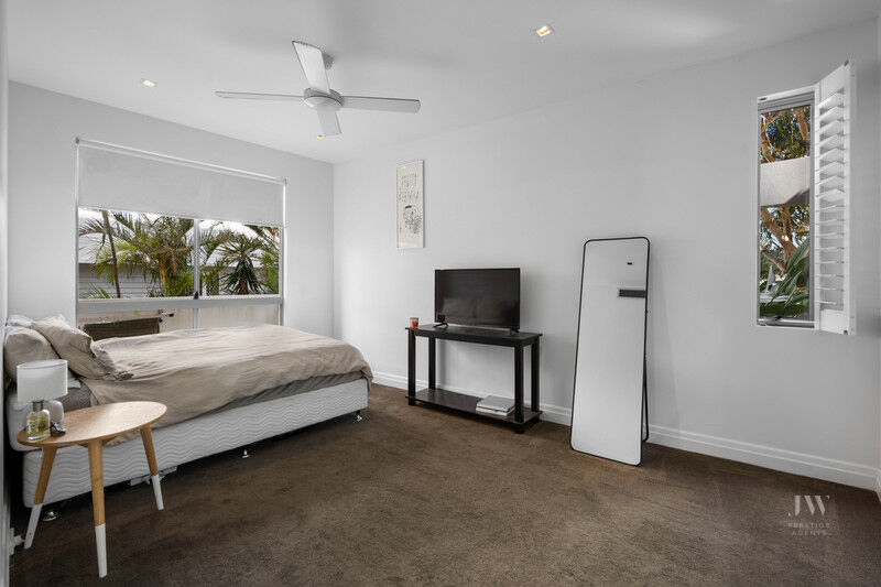 2 / 160 Jefferson Lane, Palm Beach Qld 4221