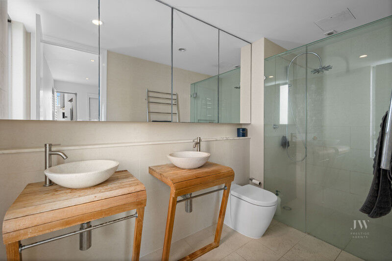 2 / 160 Jefferson Lane, Palm Beach Qld 4221