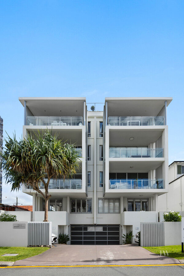 2 / 160 Jefferson Lane, Palm Beach Qld 4221