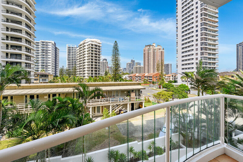 3 / 106 Old Burleigh Road, Broadbeach Qld 4218